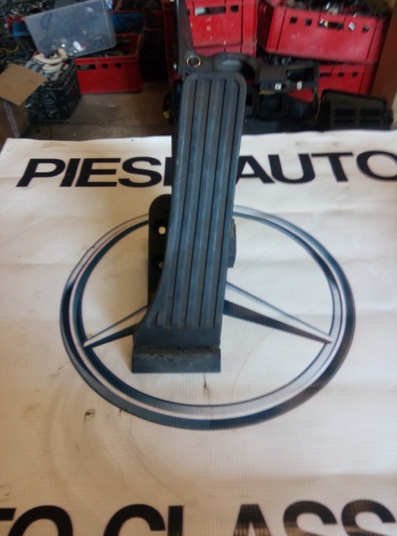 Pedala acceleratie mercdedes C220 cdi w204 A2043000004