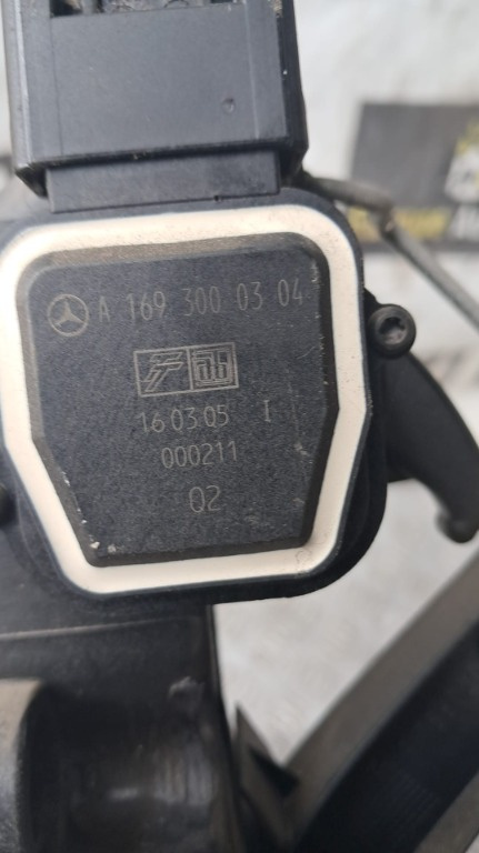 Pedala acceleratie Mercedes A150 w169 benzina, cod motor 266.920 , transmisie manuala , an 2005 cod A169300030