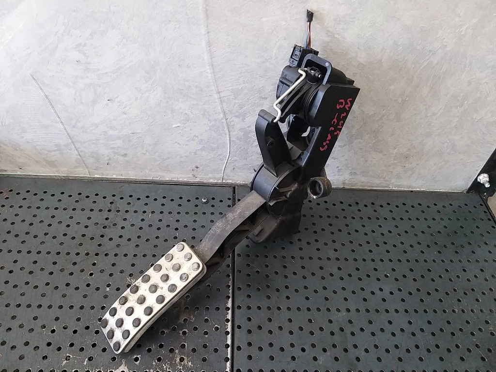 Pedala acceleratie mercedes b class w245 a1693000904