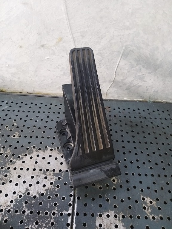 Pedala acceleratie mercedes c class w204 a2043000004