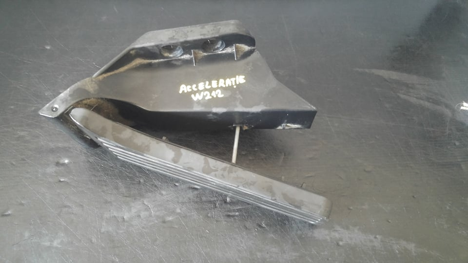 Pedala acceleratie mercedes e class w212 a2043000004