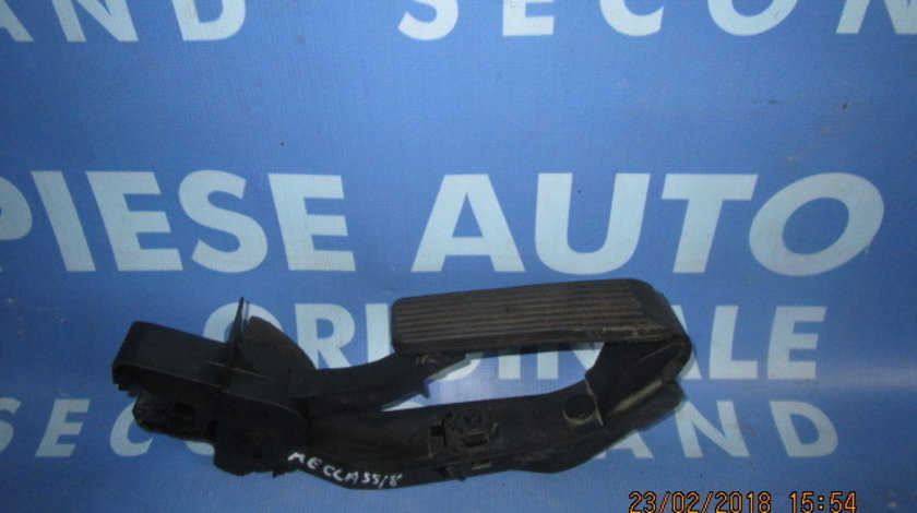 Pedala acceleratie Mercedes E240 W211 ; A2113000604