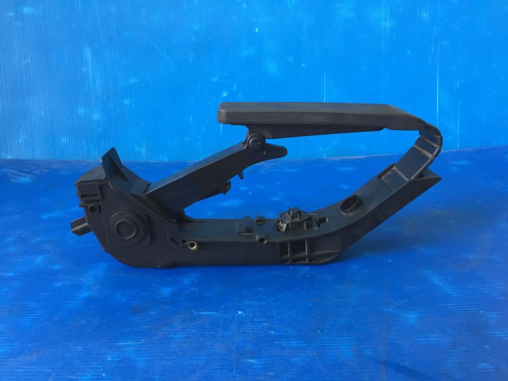 Pedala acceleratie Mercedes E270 w211 2002-2006