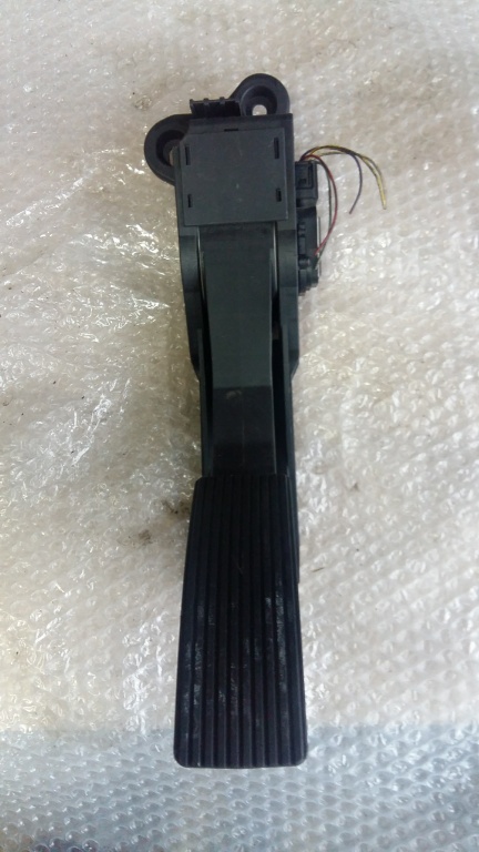 Pedala acceleratie mercedes m-class ml w164 320cdi 2007 a1643000104