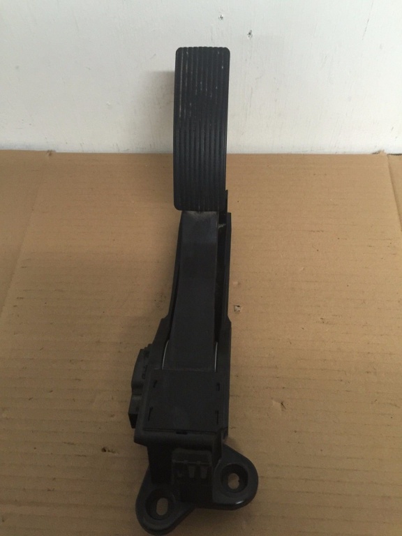 Pedala acceleratie Mercedes ML W164,GL X164 A1643000004