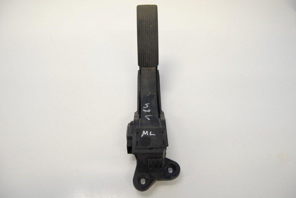 Pedala acceleratie Mercedes ML320 CDI W164 A1643000004