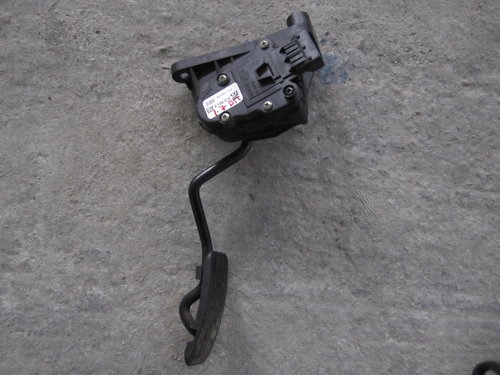 Pedala acceleratie opel astra g 1.7 dti