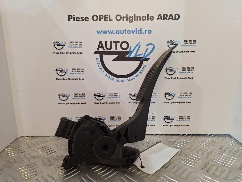 Pedala acceleratie Opel Astra J 2009-2012 1.6i 132 kw A16LET 13252702 EA