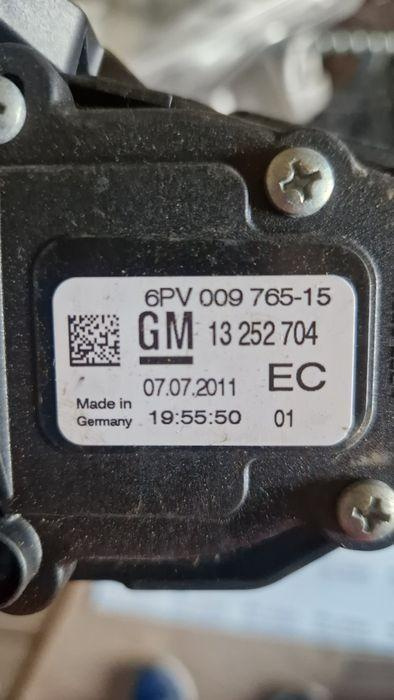 Pedala acceleratie Opel Astra J 2009-2012 1.7 CDTI 13252704 EC