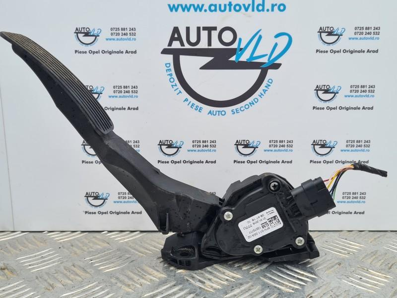 Pedala acceleratie Opel Astra K 2015-2019 13373777