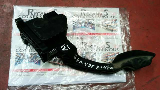 PEDALA acceleratie OPEL CORSA D 5570202055702020