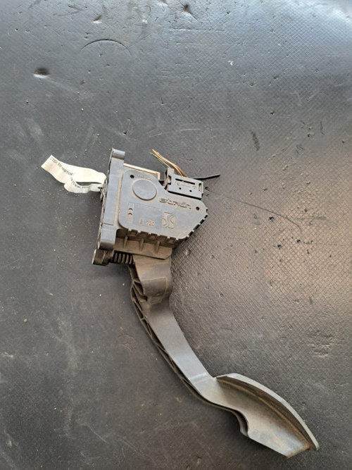 Pedala acceleratie Opel Corsa D - COD 13305804