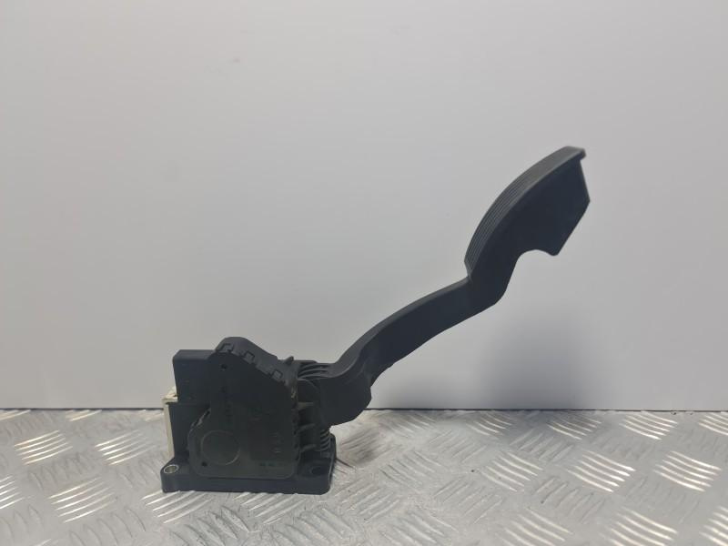 Pedala acceleratie Opel Corsa D facelift 2010-2014 13305804