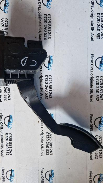 Pedala acceleratie Opel Corsa D facelift 2010-2014 55702020