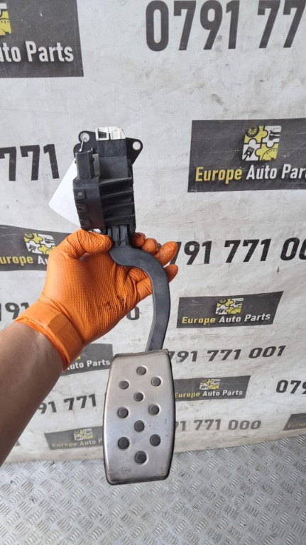 Pedala acceleratie Opel Corsa E 1.4 Turbo an 2017 cod 13305804