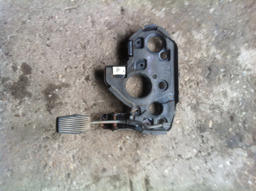 Pedala acceleratie Opel Vectra A [1988 - 1995] Sedan 1.6 MT (75 hp) (86_ 87_)