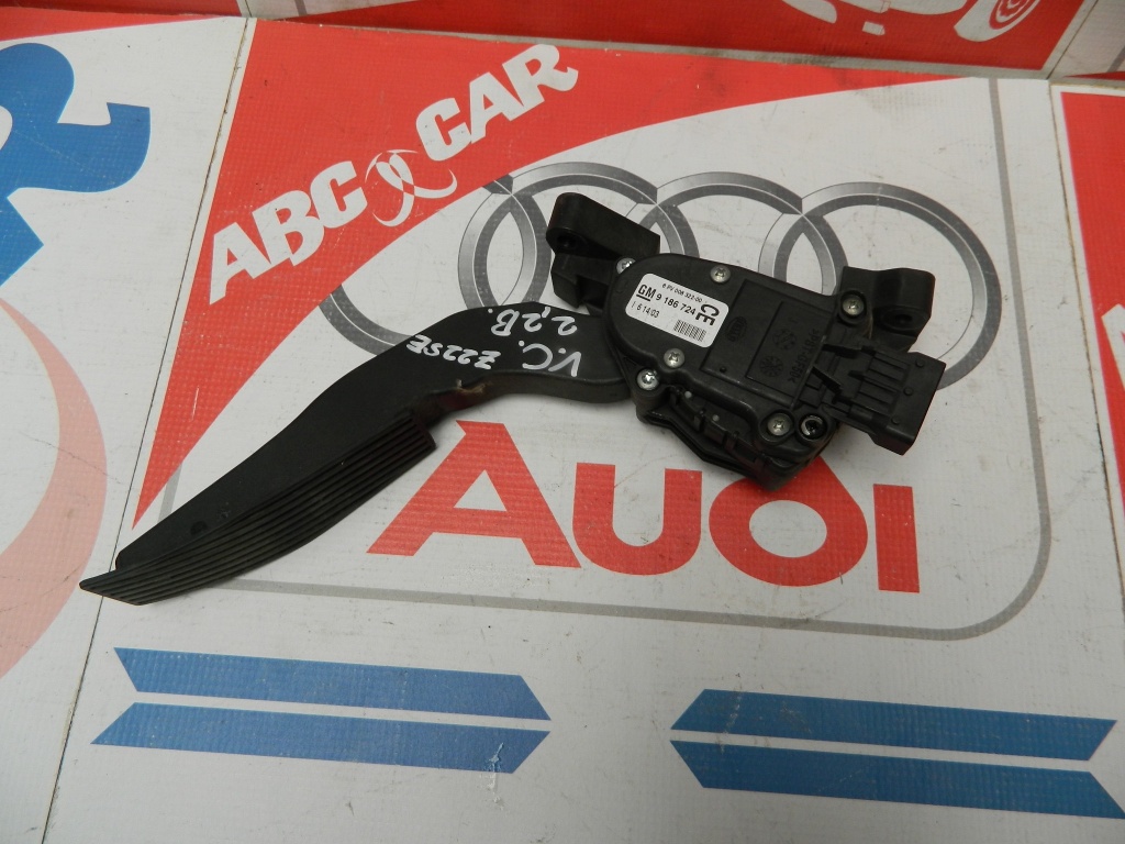 Pedala acceleratie Opel Vectra C 2.2 benzina COD:9186724CE
