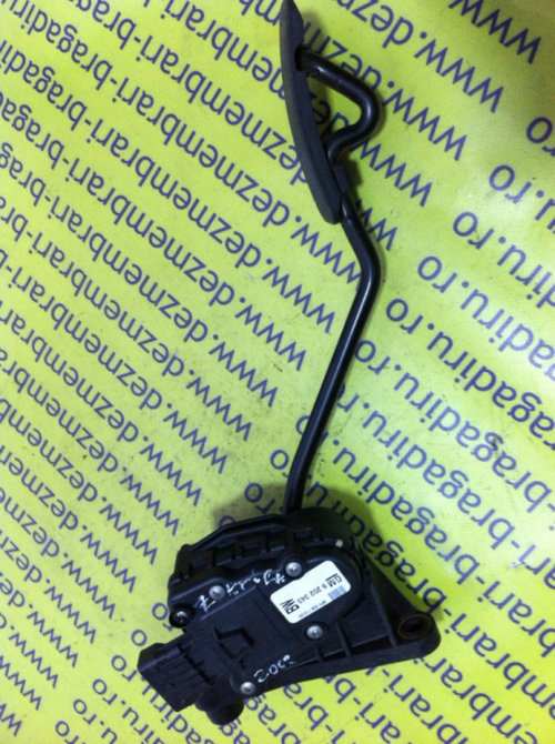 Pedala acceleratie Opel Zafira A [facelift] [2003 - 2005] Minivan 5-usi 1.6 MT (101 hp) (F75_)
