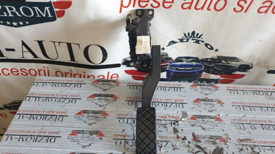 Pedala acceleratie originala VW Fox cod piesa : 1J1721503J