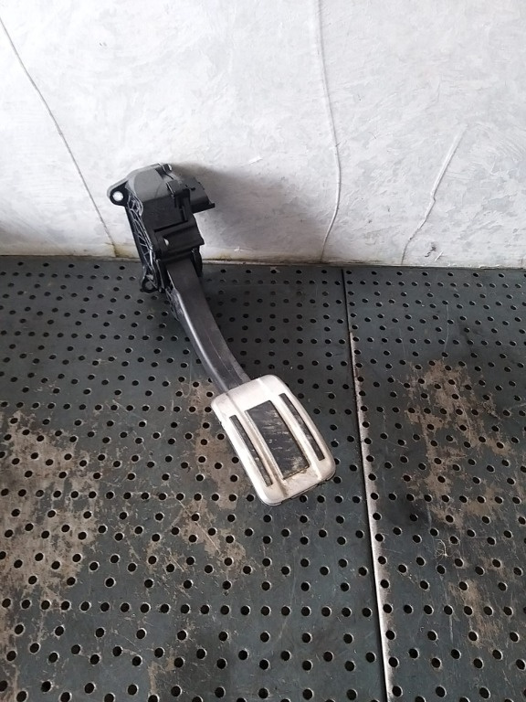 Pedala acceleratie peugeot 5008 2 psa9674829180