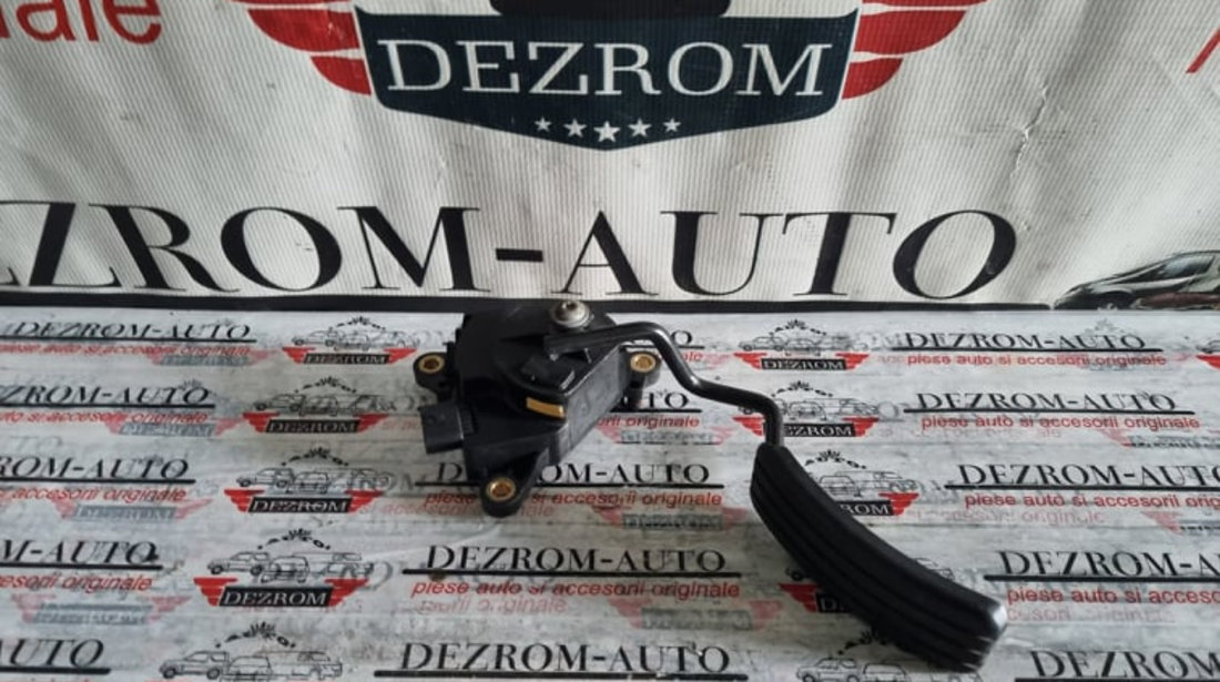 Pedala acceleratie Renault Clio III 1.5 dCi 88cp cod piesa : 8200297335