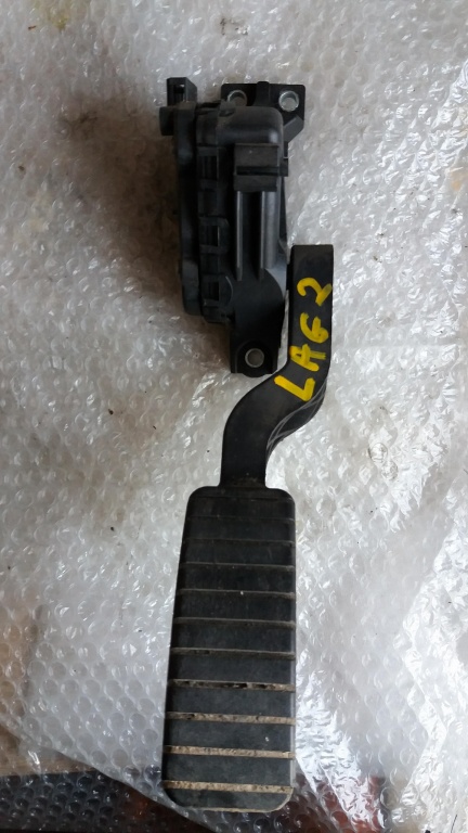 Pedala acceleratie renault laguna 2 2.0 dci m9r 8200003392