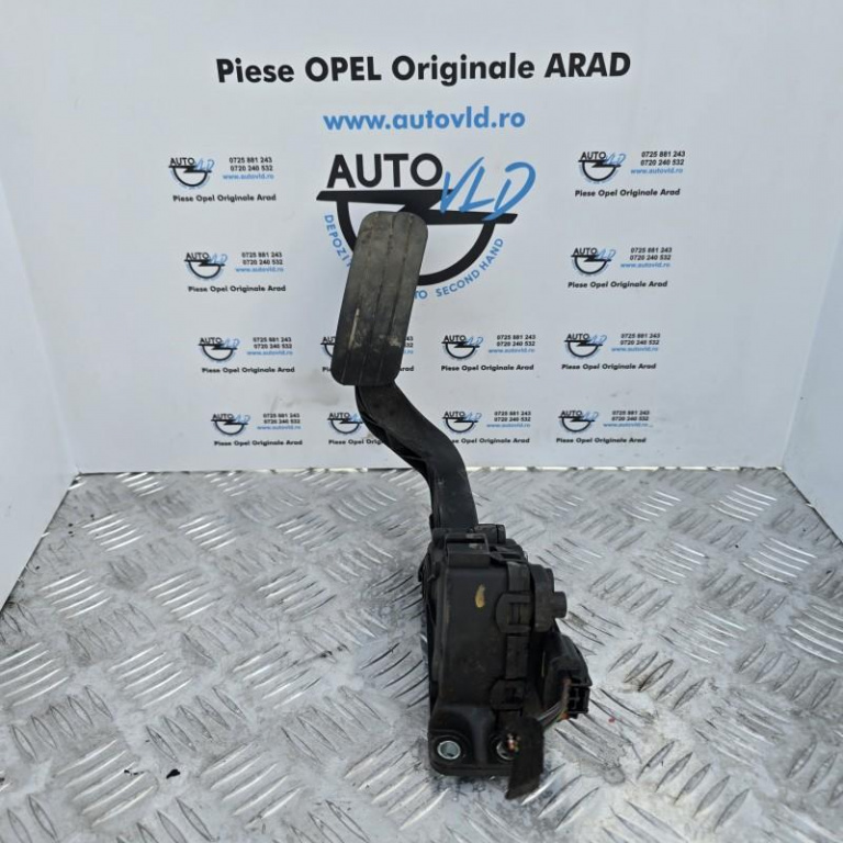 Pedala acceleratie Renault Master 2011-2024 8200672371C