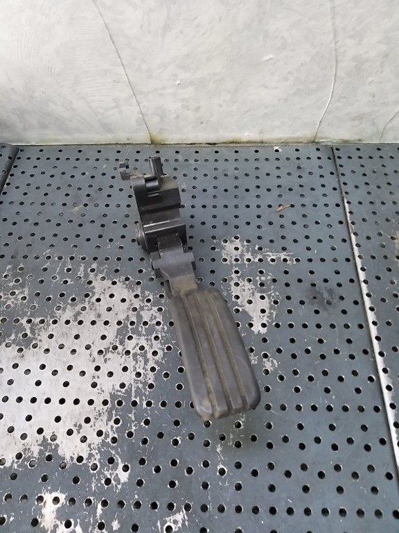 Pedala acceleratie renault megane 3 180020022r