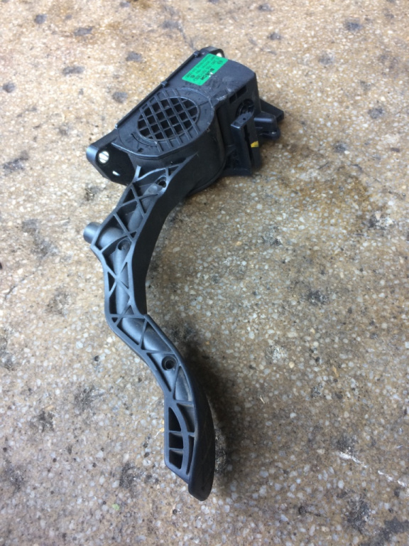 Pedala acceleratie Skoda Fabia 5J [2007 - 2010] Combi wagon 5-usi 1.4 MT (86 hp) II 5J