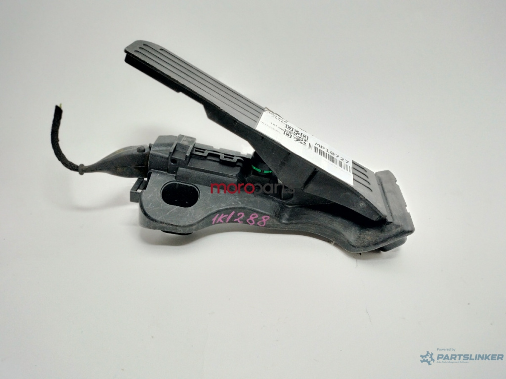 Pedala acceleratie Volkswagen Golf 5 (1K) Hatchback 2005 1.9 TDI OEM 1K1721503L