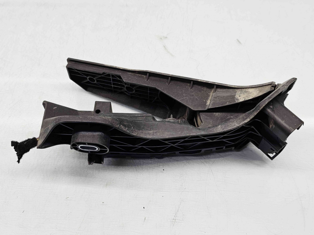 Pedala acceleratie Volkswagen Golf 5 Plus (5M1) [Fabr 2005-2008] 1K1721503M