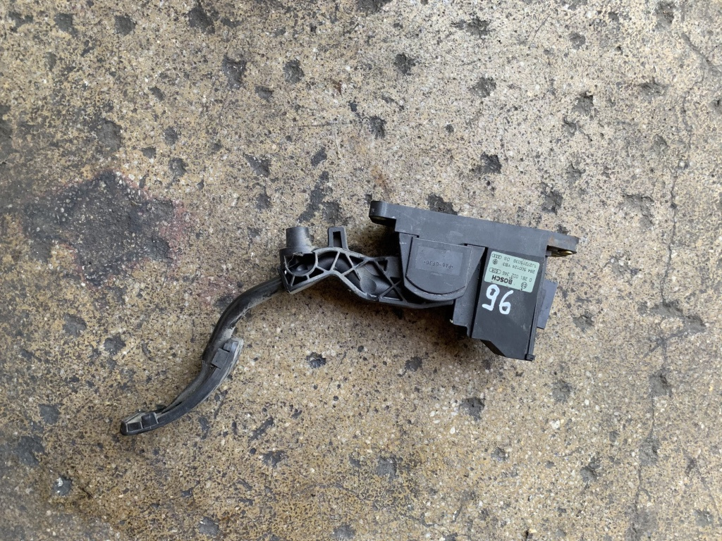 Pedala acceleratie Volkswagen VW Bora [1998 - 2005] Sedan 1.9 TDI MT (150 hp) (1J2)