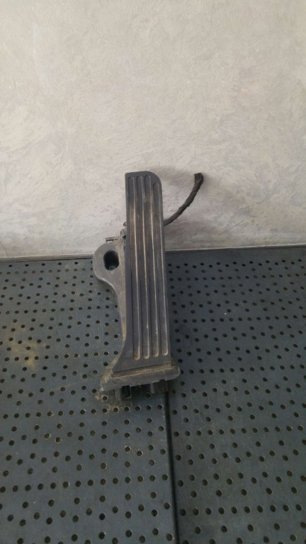 Pedala acceleratie vw golf 5 1k1 1k1721503p