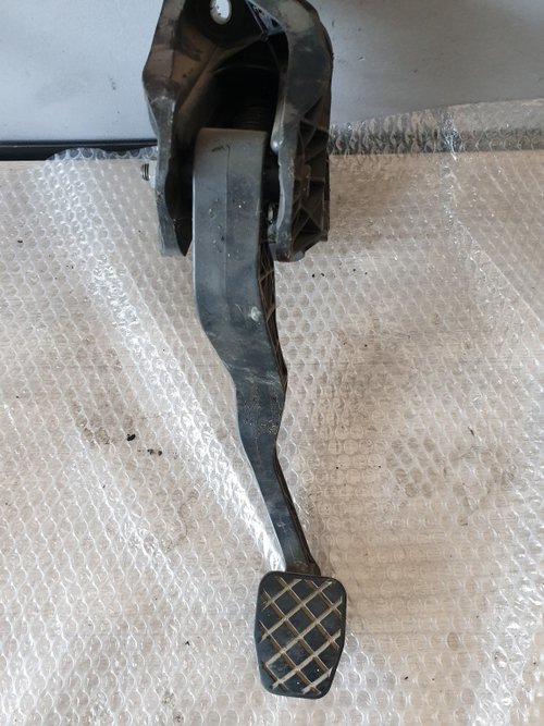 Pedala acceleratie vw passat b6 3c2721059ac