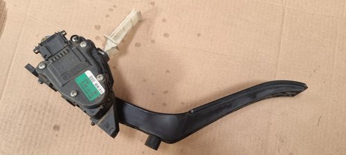 Pedala acceleratie Vw Touareg 7L 3.0 TDI 2006 2007 2008 2009