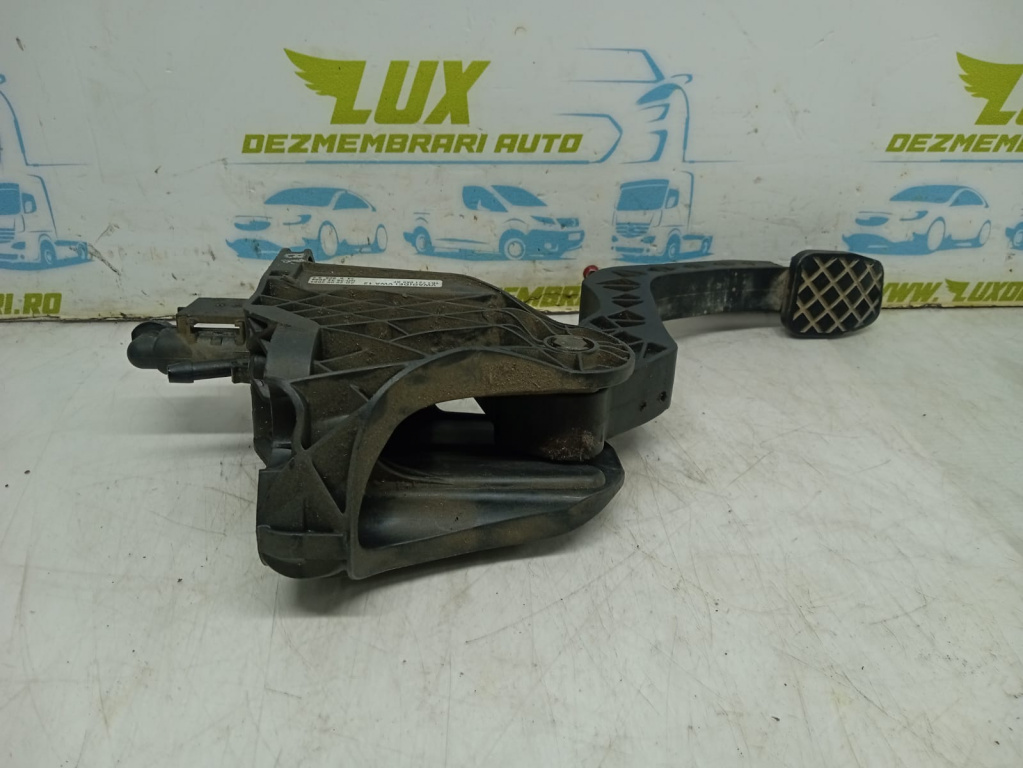 Pedala ambreiaj 1k1721059AF Volkswagen VW Golf 5 [2003 - 2009] 2.0 tdi BKD