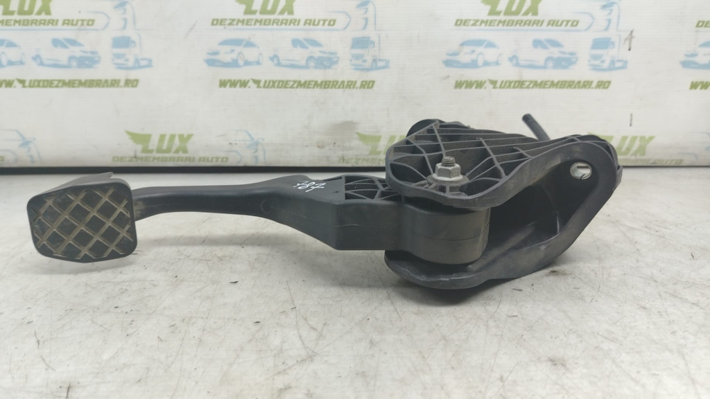 Pedala ambreiaj 1t1721059bn Volkswagen VW Touran [facelift] [2006 - 2010] 1.9 tdi BLS