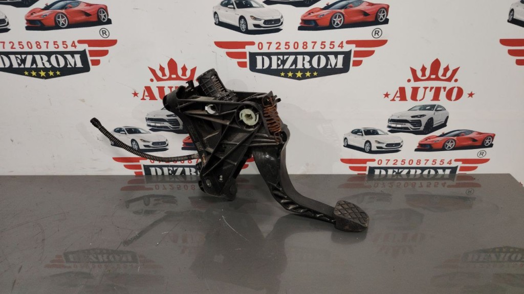 Pedala ambreiaj 5Q1721059HG Seat Leon III Hatchback (5F1) 2.0 TDI DOC 110 cai CRVA
