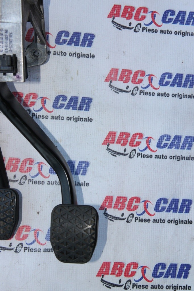 Pedala ambreiaj BMW Seria 3 E90 cod: 35316761310 model 2008