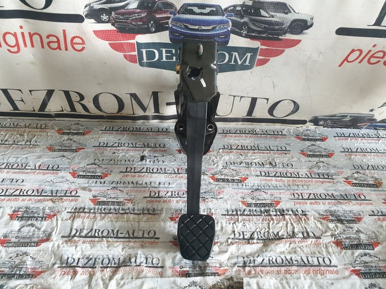 Pedala ambreiaj cu cilindru Audi A3 8L S3 1.8 cod piesa : 1J1721059BA