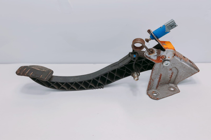 Pedala ambreiaj cu suport 465037304RA Renault Kangoo 2 [facelift] [2013 - 2020]
