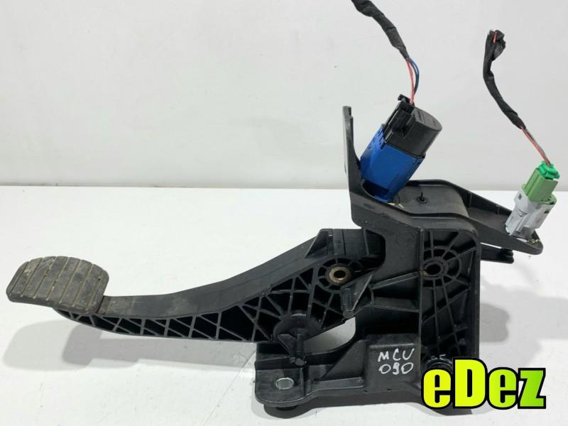 Pedala ambreiaj Dacia Logan 2 (2012-2017) 0.9 tce H4B (412) 465039034R