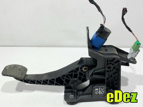 Pedala ambreiaj Dacia Logan 2 (2012-2017) 0.9 tce H4B (412) 465039034R