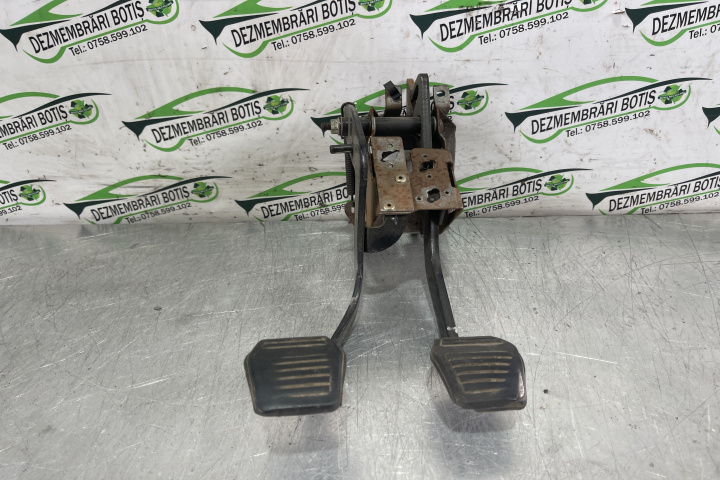 Pedala ambreiaj frana EPA372D19 / EPA-372-D19 Ford Focus [1998 - 2004] Hatchback 3-usi 1.6 MT (101 hp)