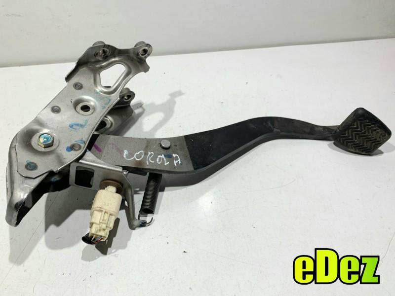 Pedala ambreiaj Toyota Corolla (2012-2018) 1.6 benzina 1ZRFAE