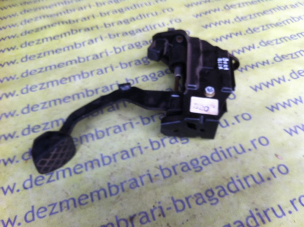 Pedala ambreiaj Volkswagen VW Bora [1998 - 2005] Sedan 1.6 16V MT (105 hp) (1J2)