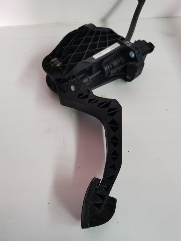 Pedala ambreiaj VW Golf 5 1K1 721 059 AD