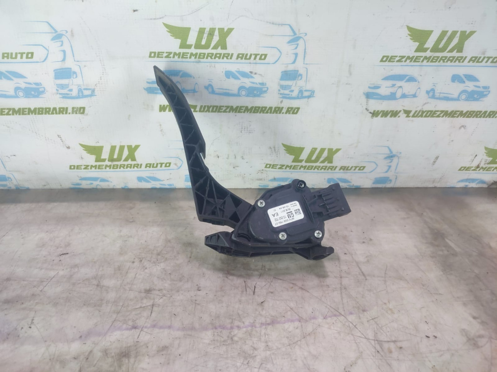 Pedala de acceleratie 13252702 Opel Astra J [2009 - 2012] 1.7 cdti A17DTJ