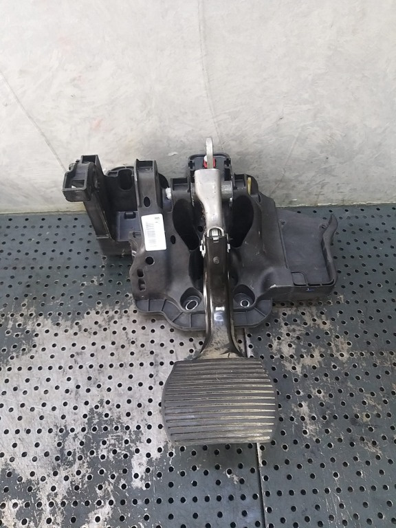Pedala frana 1.4 b opel corsa e x15 55700896