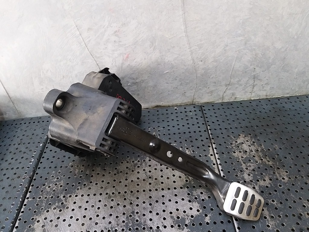 Pedala frana 1.6 tdi vw polo 6r 6r1721058